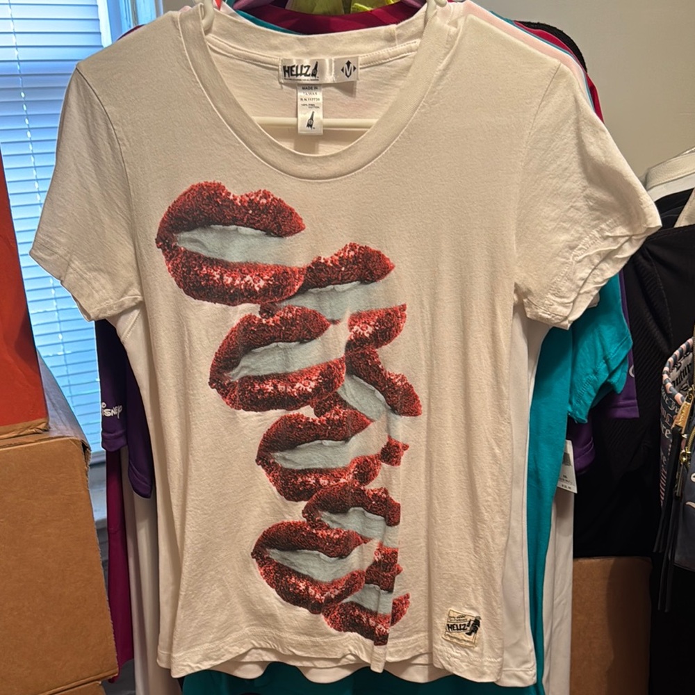 HELLZ BLZ HELLZ, white  T-Shirt with Red Lips and smoke Design